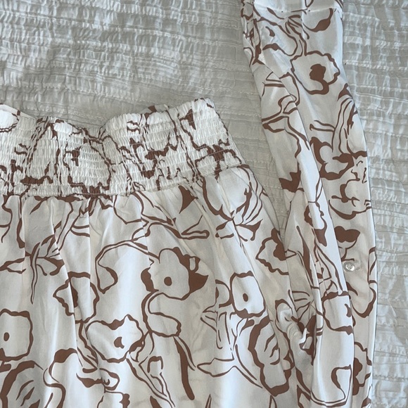 Unique Patterned Collared Top - Picture 3 of 4